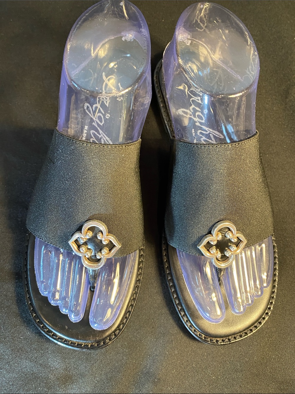 Brighton Black slides - 7 1/2